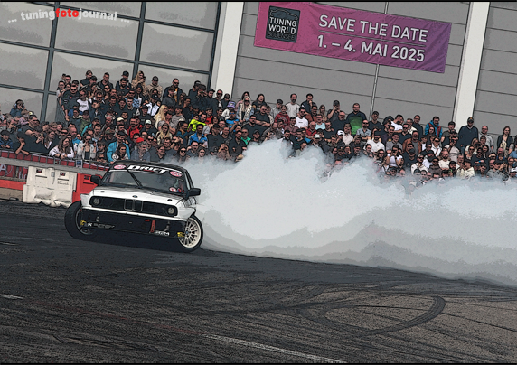 Gewinnposter Drift Show Tuning World Bodensee 2024 im Comic-Stil, DIN A3 (297 x 420 mm), 300 dpi, CMYK, Dateigröße 28 MB